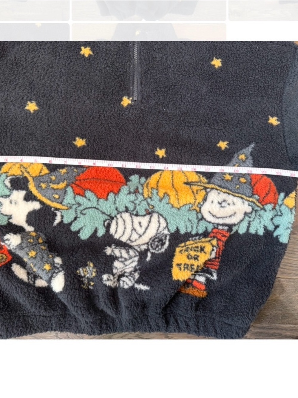 Size SMALL Peanuts Halloween juniors Sherpa quarter zip NWT - Picture 10 of 10